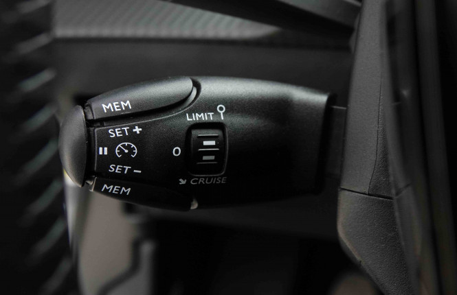 PEUGEOT_PEUGEOT_2008_2653276_16.jpg