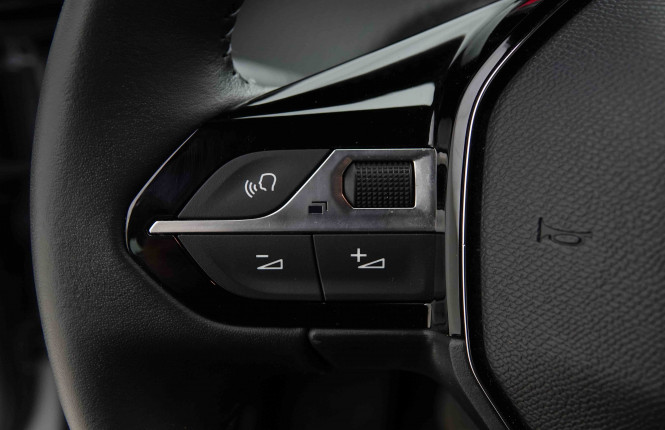 PEUGEOT_PEUGEOT_2008_2653276_17.jpg