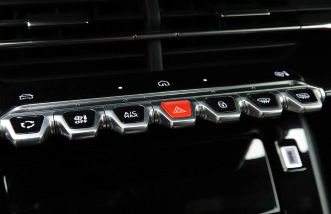 PEUGEOT_PEUGEOT_2008_2653337_13.jpg