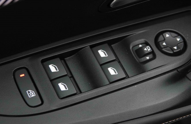 PEUGEOT_PEUGEOT_2008_2653454_21.jpg