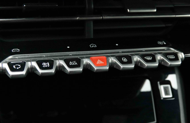 PEUGEOT_PEUGEOT_2008_2653456_14.jpg