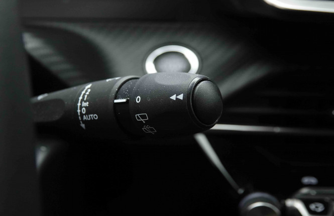 PEUGEOT_PEUGEOT_2008_2653458_17.jpg
