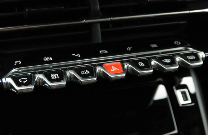 PEUGEOT_PEUGEOT_2008_2653615_14.jpg PEUGEOT_PEUGEOT_2008_2653615_14.jpg