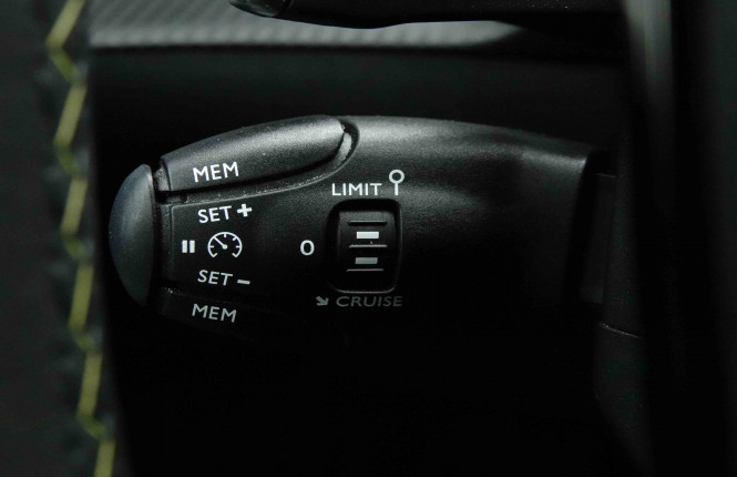 PEUGEOT_PEUGEOT_2008_2653641_18.jpg