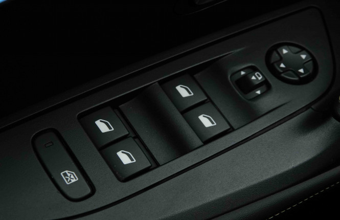 PEUGEOT_PEUGEOT_2008_2653641_21.jpg