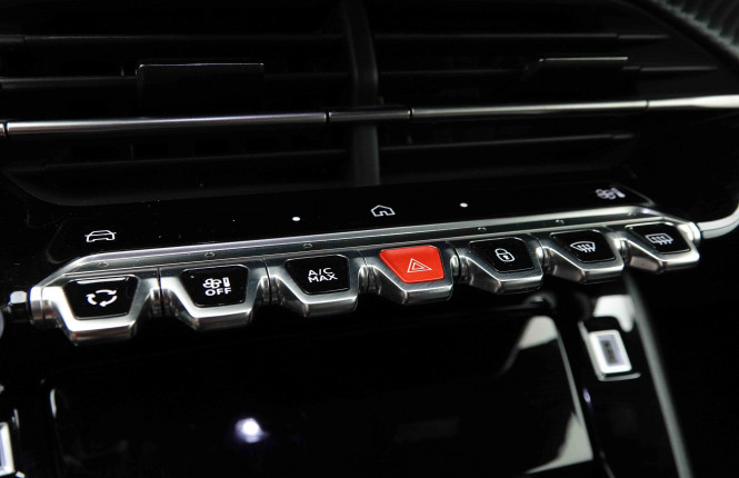 PEUGEOT_PEUGEOT_2008_2654227_13.jpg