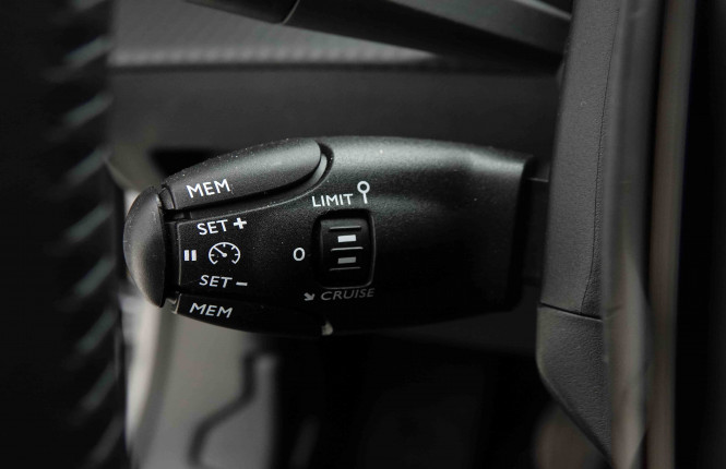 PEUGEOT_PEUGEOT_2008_2654227_17.jpg