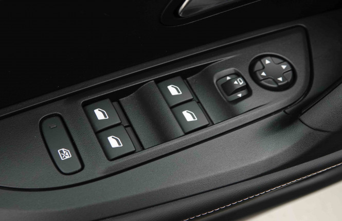 PEUGEOT_PEUGEOT_2008_2654227_20.jpg