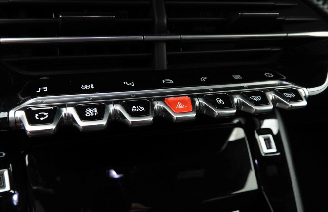 PEUGEOT_PEUGEOT_2008_2654342_13.jpg