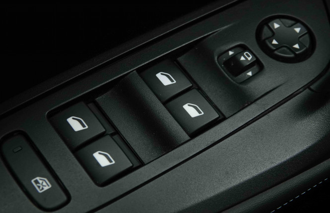 PEUGEOT_PEUGEOT_2008_2654342_20.jpg