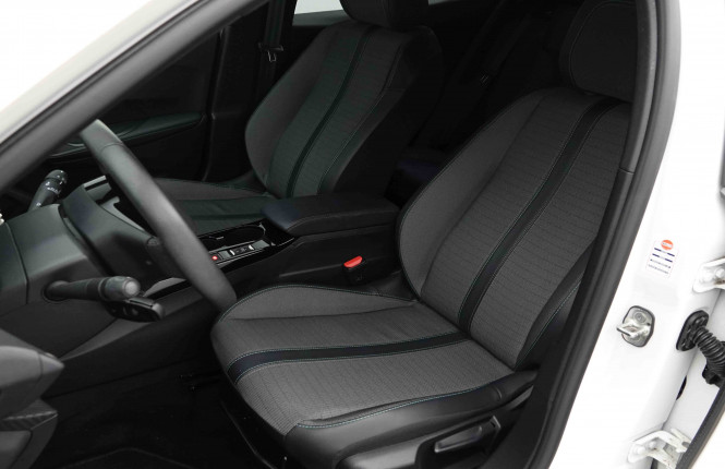 PEUGEOT_PEUGEOT_2008_2654342_6.jpg