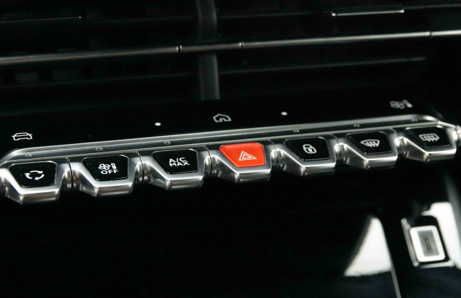 PEUGEOT_PEUGEOT_2008_2654727_66.jpg