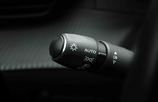 PEUGEOT_PEUGEOT_2008_2654727_68.jpg