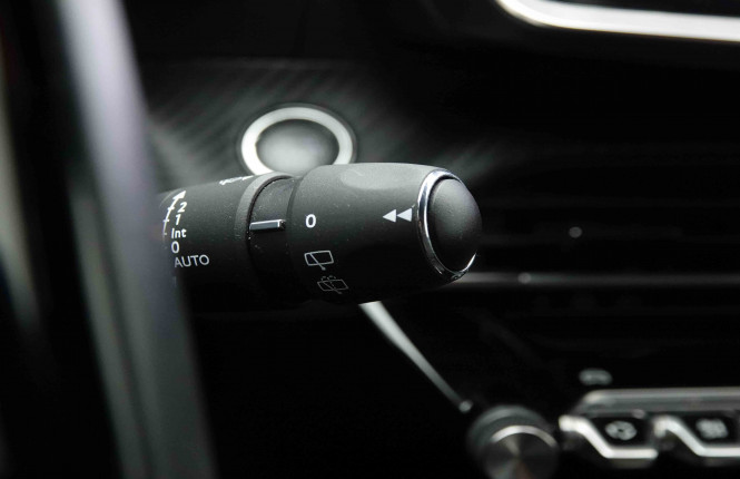 PEUGEOT_PEUGEOT_2008_2654727_69.jpg