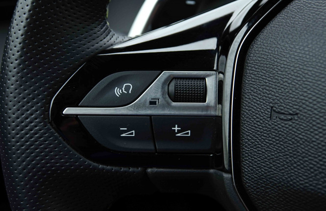 PEUGEOT_PEUGEOT_2008_2655156_17.jpg PEUGEOT_PEUGEOT_2008_2655156_17.jpg