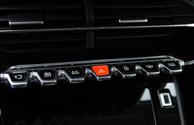PEUGEOT_PEUGEOT_2008_2655200_14.jpg