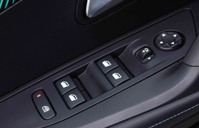 PEUGEOT_PEUGEOT_2008_2655200_22.jpg