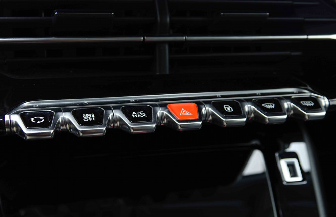 PEUGEOT_PEUGEOT_2008_2655275_14.jpg