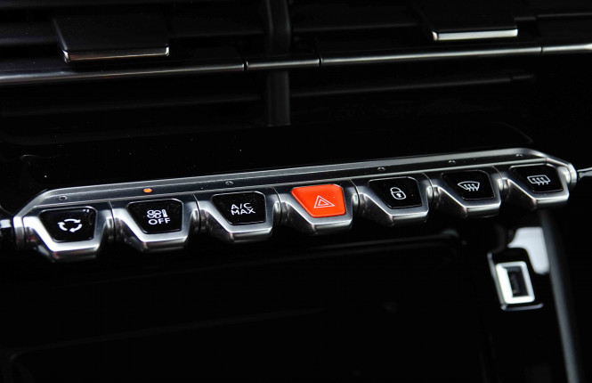 PEUGEOT_PEUGEOT_2008_2655345_13.jpg