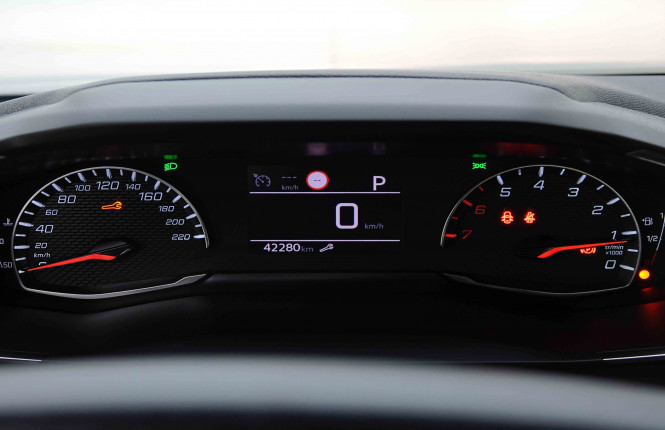 PEUGEOT_PEUGEOT_2008_2655345_14.jpg