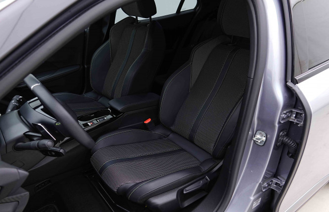 PEUGEOT_PEUGEOT_2008_2655414_6.jpg