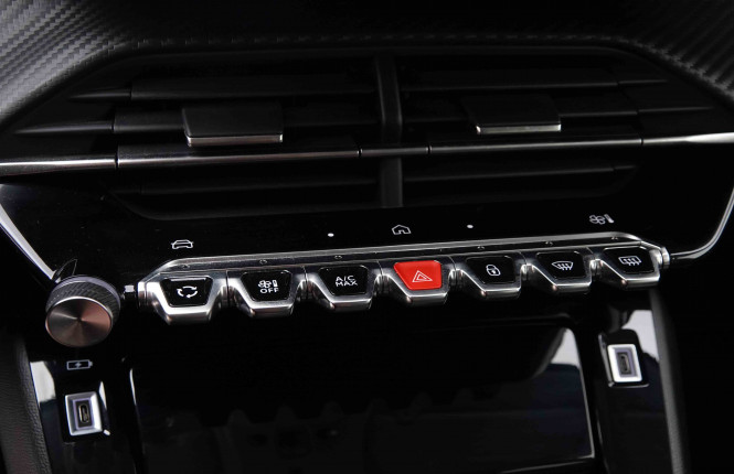 PEUGEOT_PEUGEOT_208_2548514_13.jpg