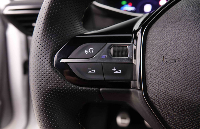 PEUGEOT_PEUGEOT_208_2548531_18.jpg