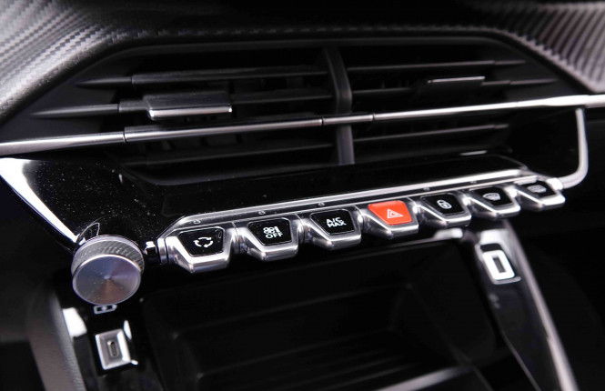PEUGEOT_PEUGEOT_208_2549320_14.jpg