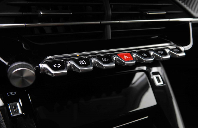 PEUGEOT_PEUGEOT_208_2549733_14.jpg