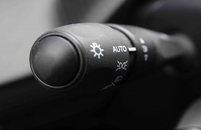 PEUGEOT_PEUGEOT_208_2549733_16.jpg