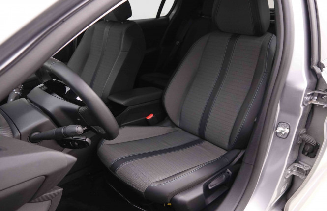 PEUGEOT_PEUGEOT_208_2549733_6.jpg