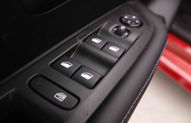 PEUGEOT_PEUGEOT_208_2549735_20.jpg