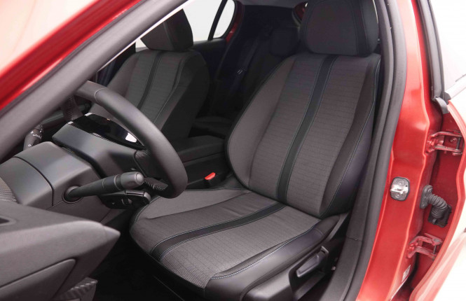 PEUGEOT_PEUGEOT_208_2549735_6.jpg