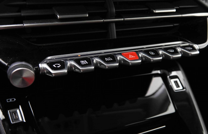 PEUGEOT_PEUGEOT_208_2549737_14.jpg