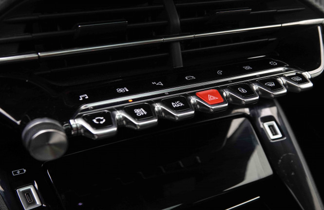 PEUGEOT_PEUGEOT_208_2550139_15.jpg