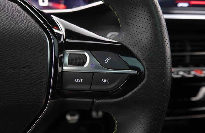 PEUGEOT_PEUGEOT_208_2550140_20.jpg