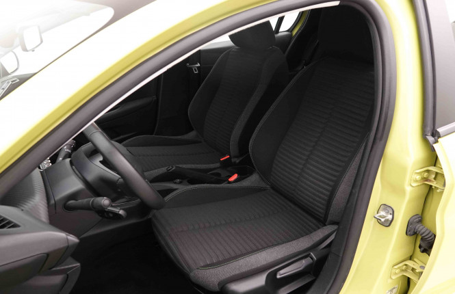 PEUGEOT_PEUGEOT_208_2550350_6.jpg