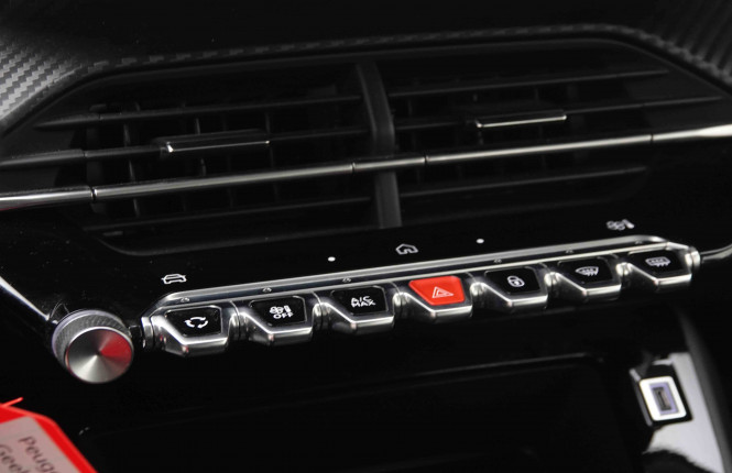 PEUGEOT_PEUGEOT_208_2550354_14.jpg PEUGEOT_PEUGEOT_208_2550354_14.jpg
