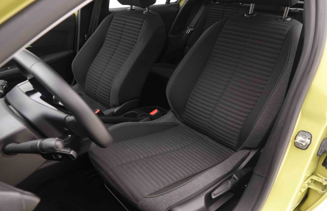 PEUGEOT_PEUGEOT_208_2550354_6.jpg PEUGEOT_PEUGEOT_208_2550354_6.jpg