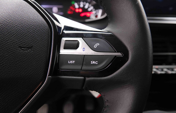 PEUGEOT_PEUGEOT_208_2550356_18.jpg PEUGEOT_PEUGEOT_208_2550356_18.jpg