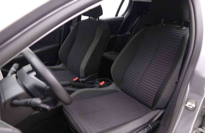 PEUGEOT_PEUGEOT_208_2550356_6.jpg PEUGEOT_PEUGEOT_208_2550356_6.jpg