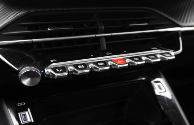PEUGEOT_PEUGEOT_208_2550358_14.jpg PEUGEOT_PEUGEOT_208_2550358_14.jpg