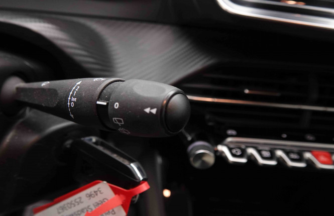 PEUGEOT_PEUGEOT_208_2550367_15.jpg PEUGEOT_PEUGEOT_208_2550367_15.jpg