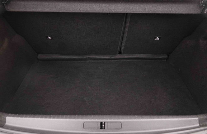 PEUGEOT_PEUGEOT_208_2550367_5.jpg PEUGEOT_PEUGEOT_208_2550367_5.jpg