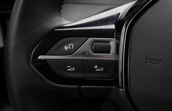 PEUGEOT_PEUGEOT_208_2550368_18.jpg PEUGEOT_PEUGEOT_208_2550368_18.jpg