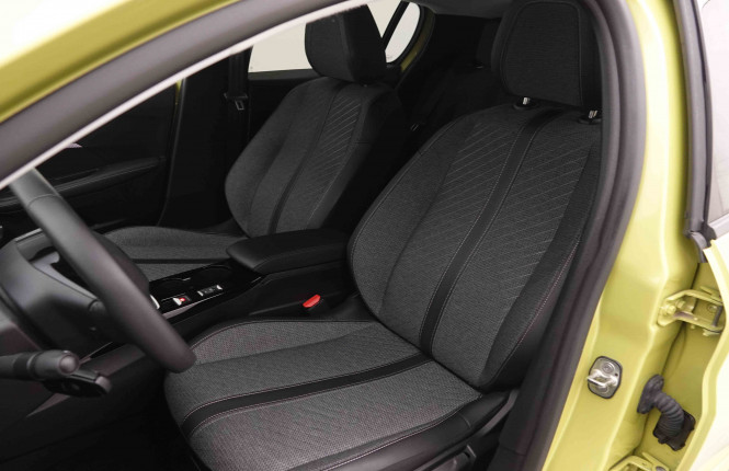 PEUGEOT_PEUGEOT_208_2550379_6.jpg