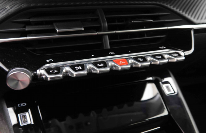 PEUGEOT_PEUGEOT_208_2550380_14.jpg