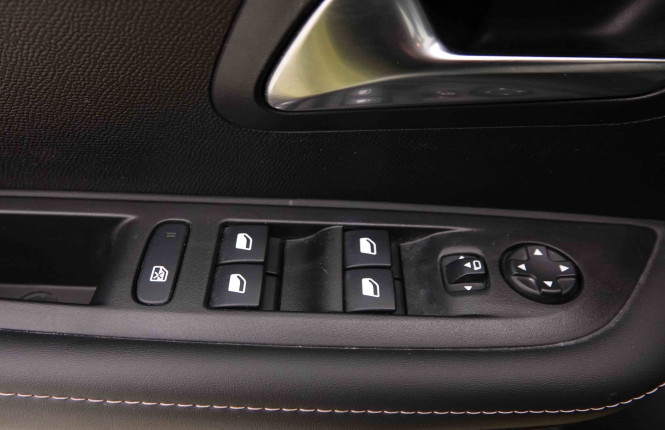 PEUGEOT_PEUGEOT_208_2550385_20.jpg