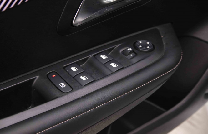 PEUGEOT_PEUGEOT_208_2550387_20.jpg