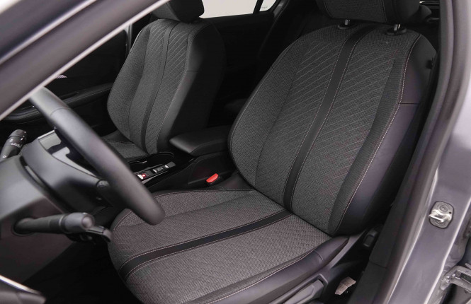 PEUGEOT_PEUGEOT_208_2550387_6.jpg